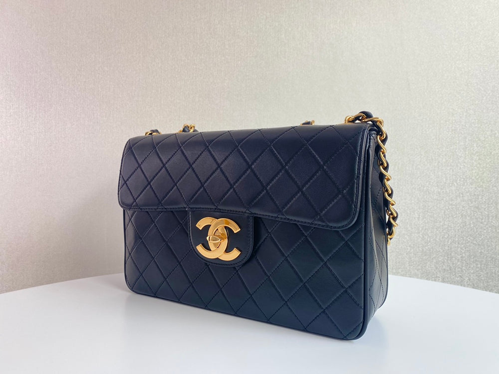 Klassische Jumbo-Handtasche von Chanel